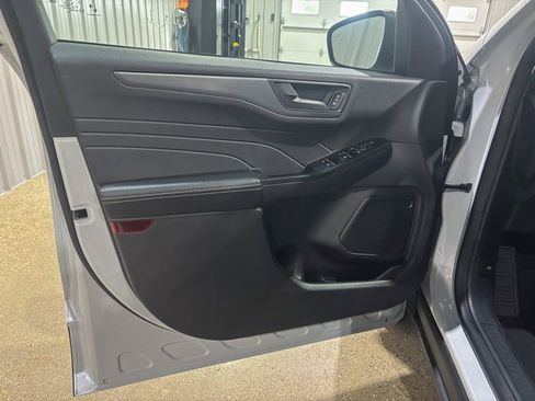 Used 2025 Ford Escape Active image 14