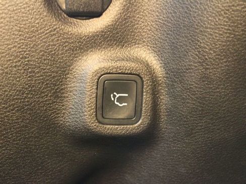 Used 2022 Jeep Compass Trailhawk w/ Trailhawk Elite Group image 18