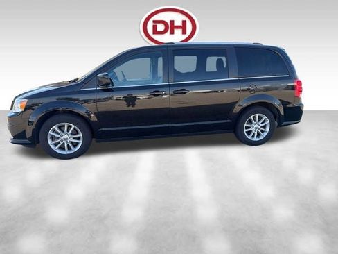 Used 2020 Dodge Grand Caravan SXT w/ Driver Convenience Group FWD image 10