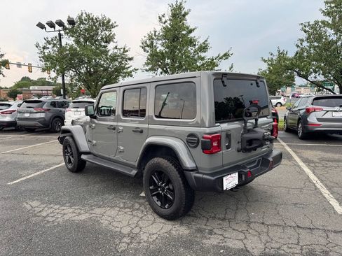 Used 2021 Jeep Wrangler Unlimited Sahara AWD/4WD image 4