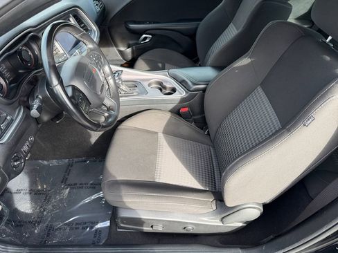 Used 2022 Dodge Challenger R/T w/ Blacktop Package image 11