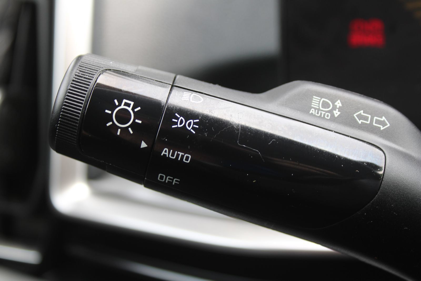 Certified 2025 Kia Sorento S FWD image 27
