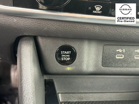 Certified 2025 Nissan Rogue SV FWD image 30