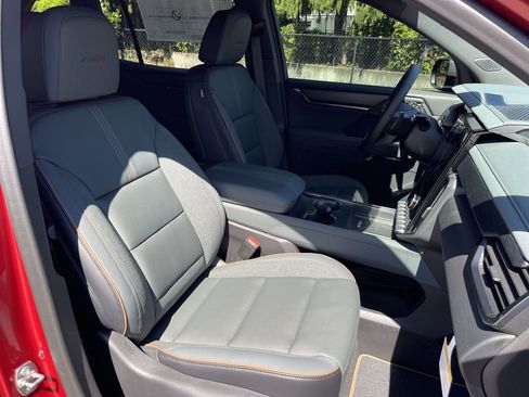 New 2026 GMC Acadia AT4 w/ Luxury Package AWD/4WD image 28