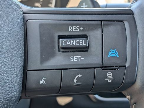 Used 2025 Nissan Rogue SV w/ SV Premium Package FWD image 15