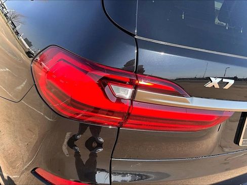 Used 2022 BMW X7 M50i image 32