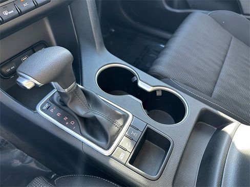 Used 2022 Kia Sportage LX image 25