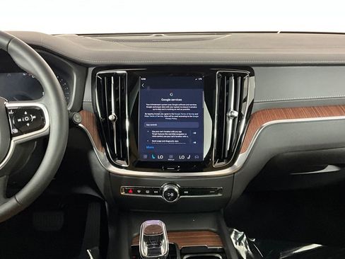 Used 2025 Volvo V60 B5 Cross Country Ultra w/ Protection Package Premier AWD/4WD image 11