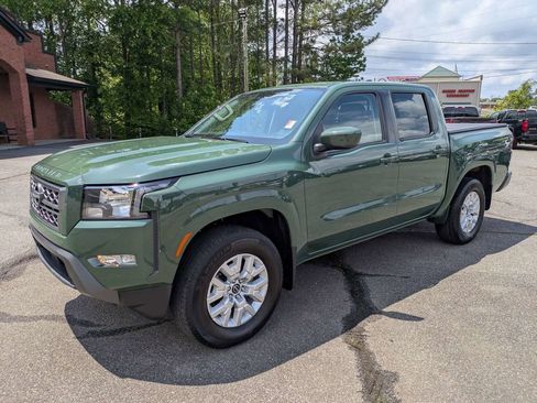 Used 2022 Nissan Frontier SV AWD/4WD image 8
