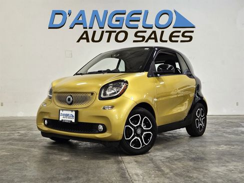 Used 2017 smart fortwo Prime RWD image 1