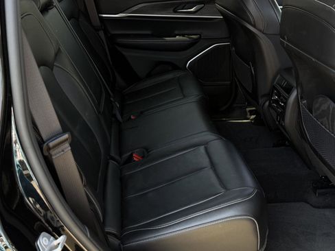 Used 2022 Jeep Grand Cherokee Limited image 25