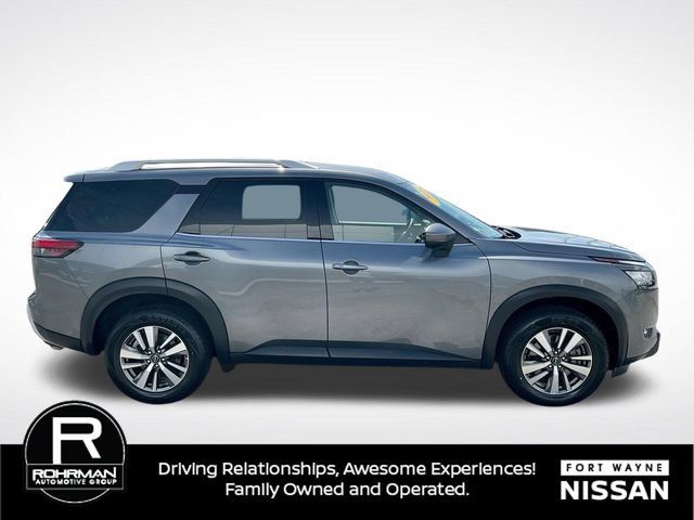 Certified 2025 Nissan Pathfinder SL AWD/4WD image 36