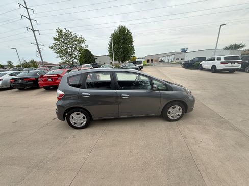 Used 2013 Honda Fit image 6