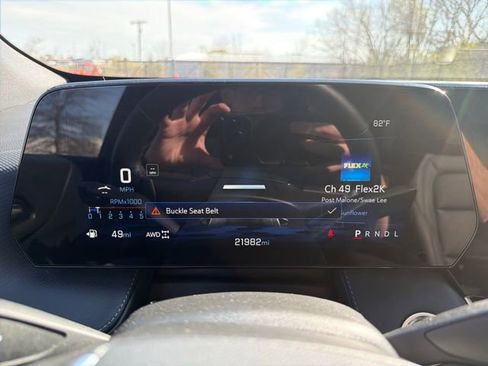 Used 2025 Chevrolet Equinox LT w/ Convenience Package II image 18