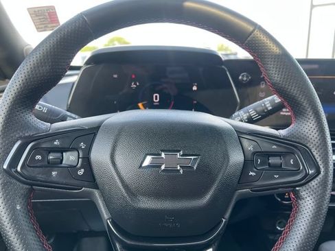 Certified 2024 Chevrolet Trax RS w/ Sunroof Package FWD image 23