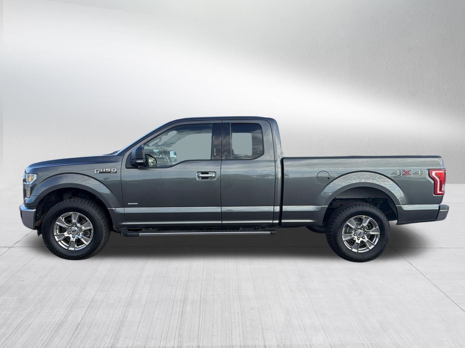 Used 2016 Ford F150 XLT w/ Equipment Group 301A Mid AWD/4WD image 4