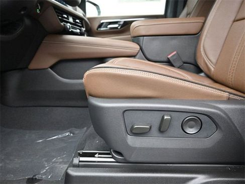 New 2026 Chevrolet Suburban High Country image 20