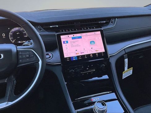 New 2025 Jeep Grand Cherokee Limited image 7