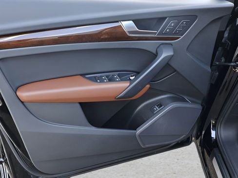 Used 2018 Audi Q5 2.0T Premium Plus w/ Premium Plus Package image 10