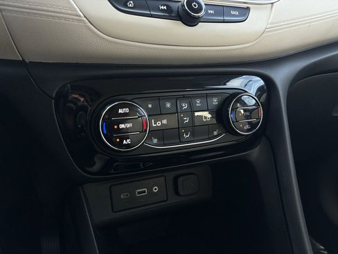 Used 2022 Buick Encore GX Select w/ Sport Touring Package image 18