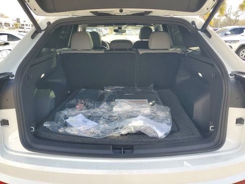 New 2026 Volkswagen Atlas Cross Sport SEL R-Line AWD/4WD image 8