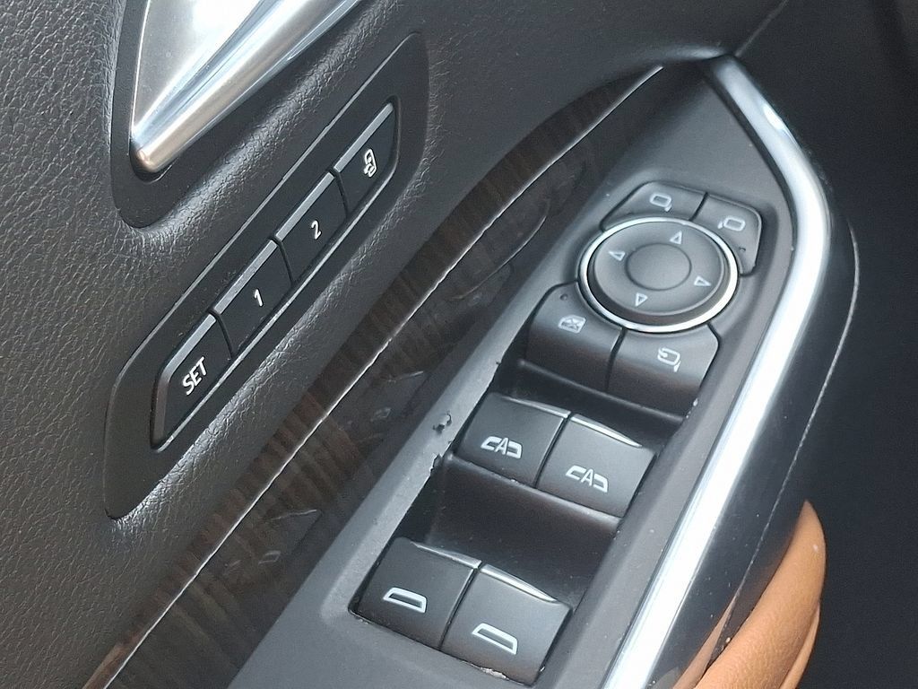 Used 2020 Cadillac XT4 Premium Luxury AWD/4WD image 24