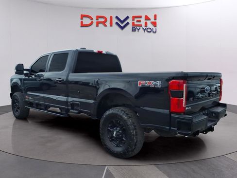 Used 2023 Ford F250 XLT w/ XLT Premium Package image 3