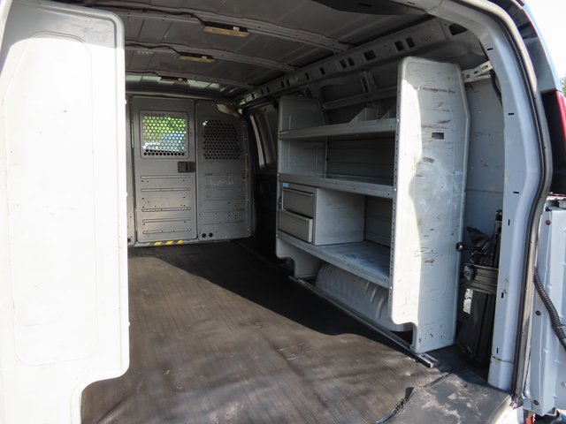 Used 2015 Chevrolet Express 2500 RWD image 25