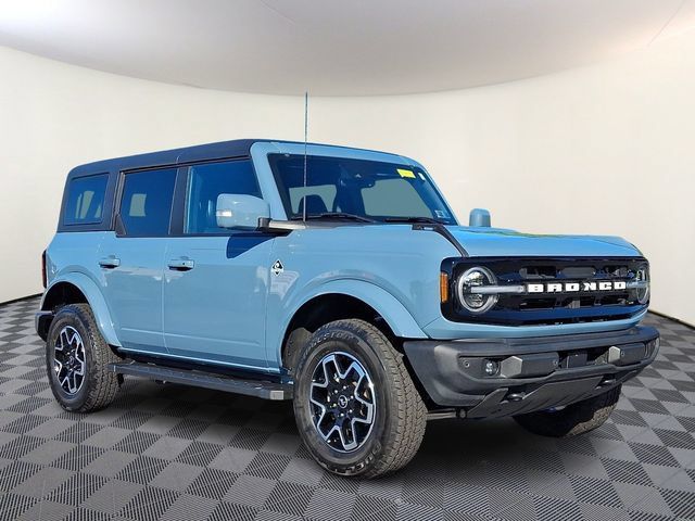 Used 2022 Ford Bronco Outer Banks AWD/4WD image 1