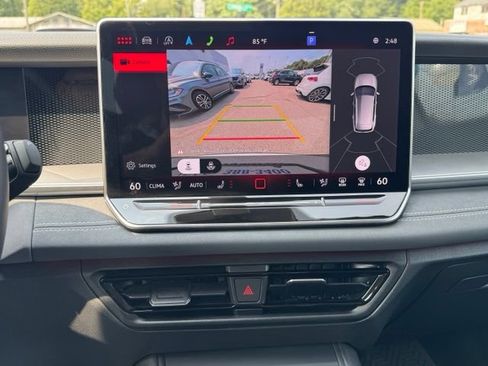 Certified 2025 Volkswagen Tiguan SE AWD/4WD image 32