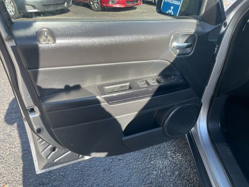 Used 2014 Jeep Patriot Latitude image 24