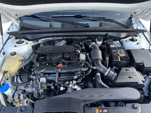 Used 2022 Kia K5 LXS image 23