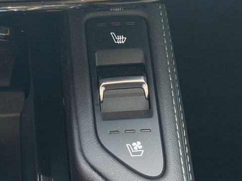 Used 2025 Kia Telluride SX w/ SX Captain's Chair Package FWD image 33