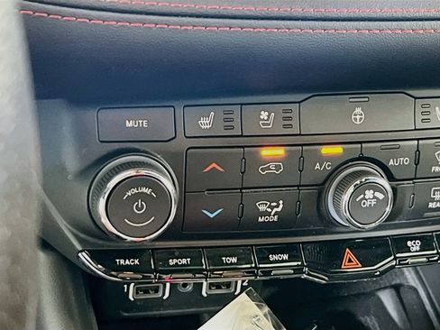 Used 2023 Dodge Durango R/T w/ Tow 'N Go Package AWD/4WD image 20