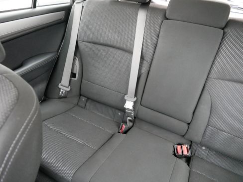 Used 2019 Subaru Outback 2.5i Premium image 12