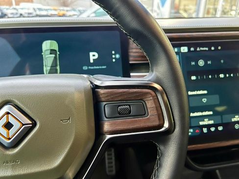 Used 2023 Rivian R1S Launch Edition image 20