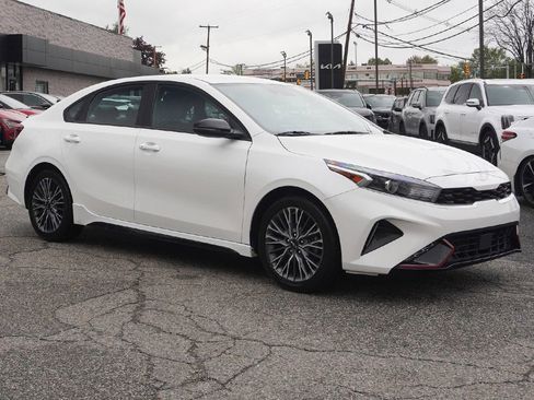 Used 2023 Kia Forte GT-Line w/ GT-Line Technology Package FWD image 2