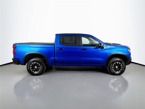 Used 2023 Chevrolet Silverado 1500 ZR2 image 9