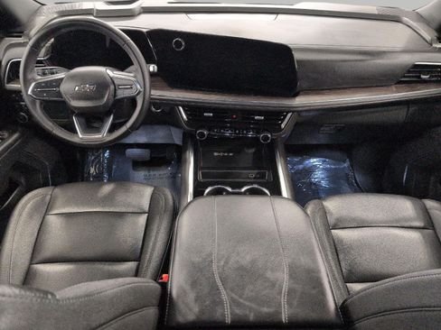 Used 2025 Chevrolet Suburban Z71 AWD/4WD image 7