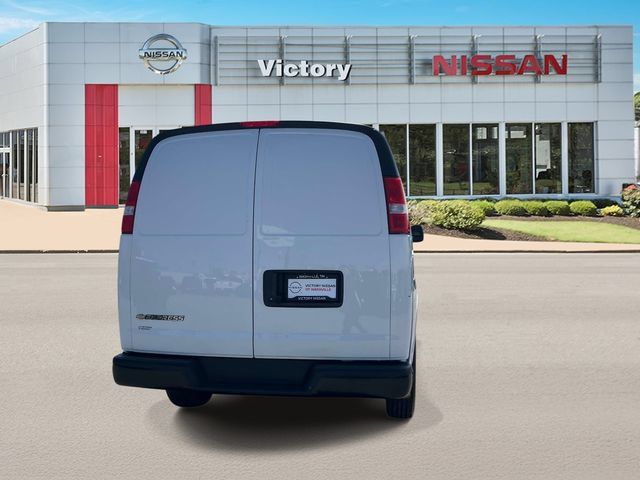 Used 2025 Chevrolet Express 2500 Extended w/ Driver Convenience Package RWD image 4