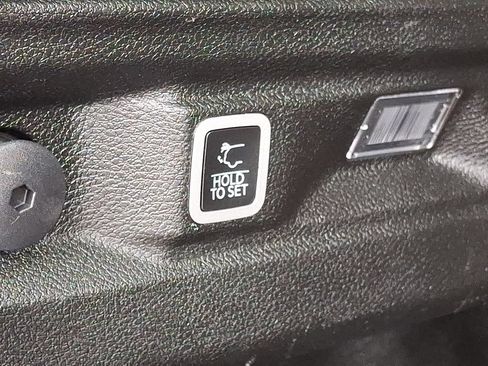 Used 2023 Jeep Grand Cherokee L Limited AWD/4WD image 33
