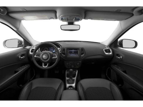 Used 2018 Jeep Compass Latitude FWD image 8