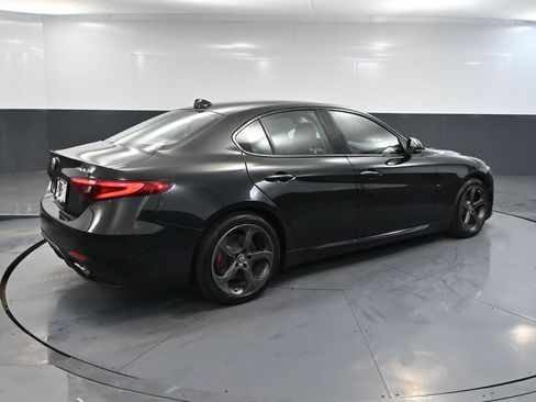 Used 2018 Alfa Romeo Giulia AWD image 6