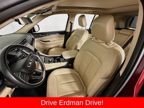 Used 2022 Jeep Grand Cherokee Limited w/ Luxury Tech Group II RWD image 5