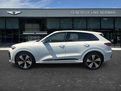Used 2025 Audi SQ5 Prestige AWD/4WD image 7