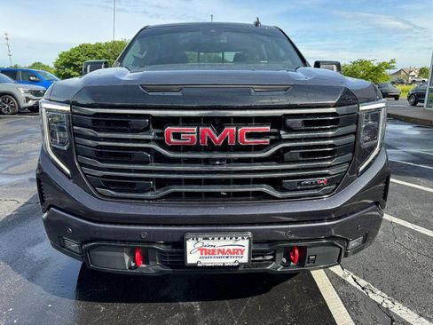 Used 2022 GMC Sierra 1500 AT4 w/ AT4 Premium Package AWD/4WD image 9