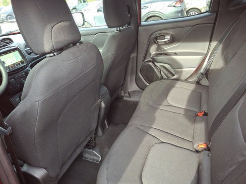 Certified 2023 Jeep Renegade Latitude image 20