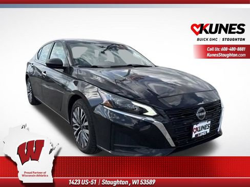 Used 2025 Nissan Altima 2.5 SV FWD image 1