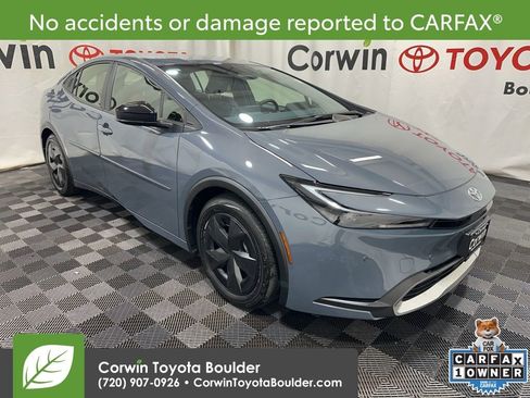 Used 2025 Toyota Prius Plug-In Hybrid image 1