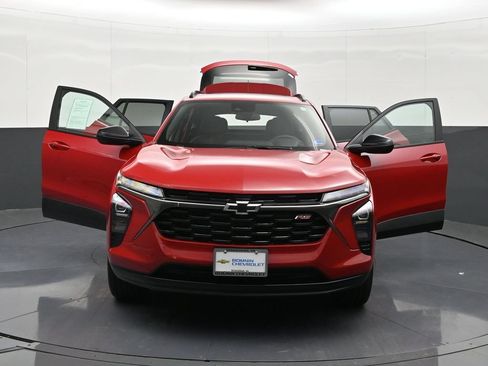 Used 2026 Chevrolet Trax RS w/ Sunroof Package FWD image 42